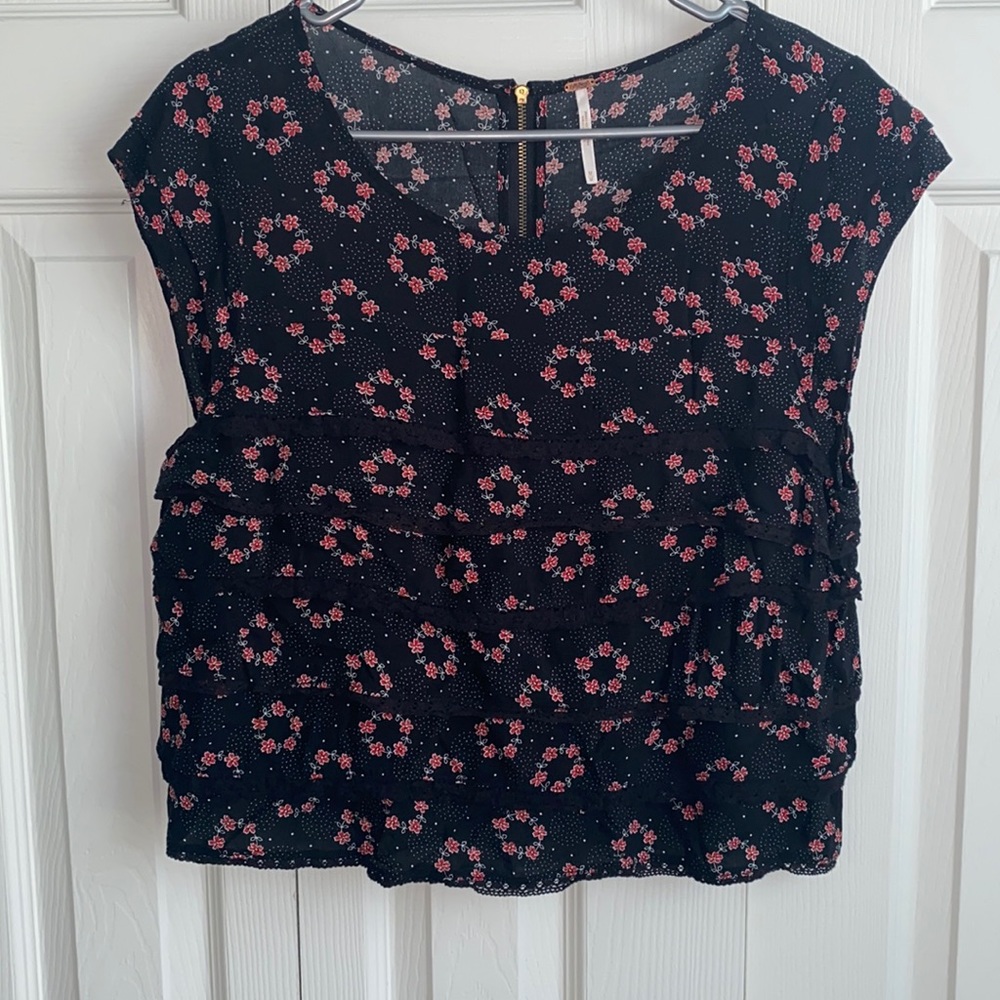 FREE PEOPLE. WOMENS CROP TOP. SIZE M